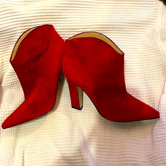 Marc Fisher ML Miggi red suede bootie - Picture 1 of 7